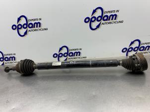 Begagnade Drivaxel, höger fram Skoda Superb (3TAA) 1.4 TSI 16V Pris € 100,00 Marginaltabell erbjuds av Gebr Opdam B.V.