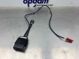 Begagnade Främre bältesspänne, vänster Mercedes B (W245) 2.0 B-200 16V Pris € 25,00 Marginaltabell erbjuds av Gebr Opdam B.V.