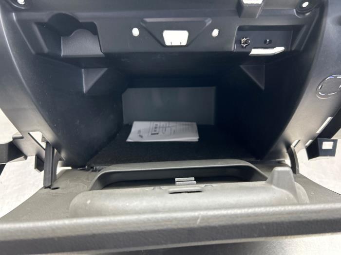 Handskfack från en Ford Kuga I 2.0 TDCi 16V 4x4 2011