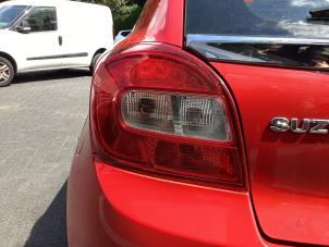 Gebruikte Achterlicht links Suzuki Baleno (EW/FW) 1.2 Dual Jet 16V Prijs € 200,00 Margeregeling aangeboden door Gebr Opdam B.V.