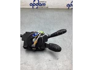 Używane Przelacznik Combi kolumny kierownicy Peugeot 206+ (2L/M) 1.4 XS Cena € 125,00 Procedura marży oferowane przez Gebr Opdam B.V.