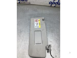 Gebruikte Zonneklep Volkswagen Tiguan (AD1) 1.5 TSI 16V Prijs € 50,00 Margeregeling aangeboden door Gebr Opdam B.V.