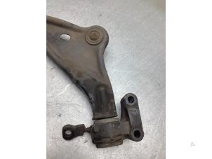 Gebruikte Draagarm onder links-voor Mini Mini Open (R57) 1.6 16V One Prijs € 35,00 Margeregeling aangeboden door Gebr Opdam B.V.