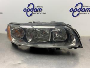 Begagnade Strålkastare, höger Volvo S60 I (RS/HV) 2.4 20V 140 Pris € 175,00 Marginaltabell erbjuds av Gebr Opdam B.V.