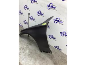 Używane Ekran lewy przód Mercedes C (R205) C-180 1.6 16V Cena € 450,00 Procedura marży oferowane przez Gebr Opdam B.V.