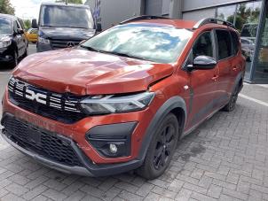 Używane Skrzynia biegów Dacia Jogger 1.0 TCe 100 Bi-Fuel , ECO-G 12V Cena € 700,00 Procedura marży oferowane przez Gebr Opdam B.V.