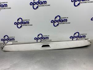 Begagnade Skydd, bagageutrymme Mercedes B (W245) 1.7 B-170 16V Pris € 100,00 Marginaltabell erbjuds av Gebr Opdam B.V.