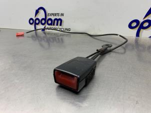 Begagnade Främre bältesspänne, vänster Mercedes B (W245) 1.7 B-170 16V Pris € 30,00 Marginaltabell erbjuds av Gebr Opdam B.V.