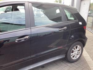 Begagnade Bakdörr, 4-dörrars, vänster Mercedes B (W245) 1.7 B-170 16V Pris € 175,00 Marginaltabell erbjuds av Gebr Opdam B.V.