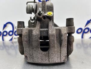 Begagnade Bakre bromsok, vänster Ford Transit Connect 1.8 TDCi 110 Pris € 50,00 Marginaltabell erbjuds av Gebr Opdam B.V.