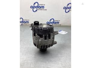 Gebruikte Alternator Mercedes A (177.0) 2.0 A-250 Turbo 16V Prijs € 150,00 Margeregeling aangeboden door Gebr Opdam B.V.