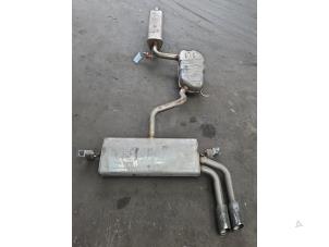 Używane Tlumik srodkowy + koncowy Audi A3 Limousine (8VS/8VM) 1.5 35 TFSI 16V Cena € 150,00 Procedura marży oferowane przez Gebr Opdam B.V.