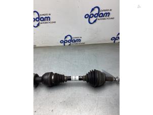 Gebruikte Steekas rechts-voor Mercedes A (177.0) 2.0 A-250 Turbo 16V Prijs € 400,00 Margeregeling aangeboden door Gebr Opdam B.V.