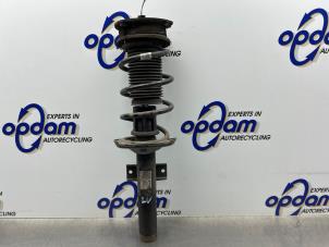 Begagnade Stötdämparstång, vänster fram Volkswagen Polo VI (AW1) 1.0 TSI 12V BlueMotion Pris € 250,00 Marginaltabell erbjuds av Gebr Opdam B.V.