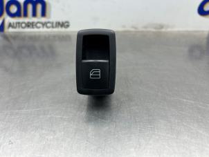 Begagnade Brytare, eldrivna fönster Mercedes A (W169) 1.5 A-150 5-Drs. Pris € 15,00 Marginaltabell erbjuds av Gebr Opdam B.V.