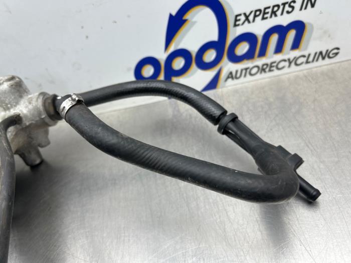 Insugsrör från en Volvo XC90 I 2.5 T 20V 2005