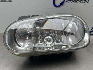 Gebruikte Koplamp links Volkswagen Golf IV (1J1) 1.6 Prijs € 35,00 Margeregeling aangeboden door Gebr Opdam B.V.