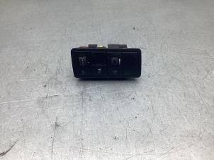 Gebruikte Schakelaar Koplamp Ihv Hyundai iX20 (JC) 1.6 CRDi 16V VGT Prijs € 30,00 Margeregeling aangeboden door Gebr Opdam B.V.