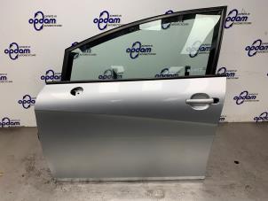 Begagnade Dörr, 4-dörrars, vänster fram Seat Leon (1P1) 1.6 Pris € 125,00 Marginaltabell erbjuds av Gebr Opdam B.V.