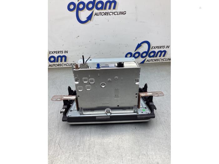 Navigeringssystem från en Nissan Micra (K14) 0.9 IG-T 12V 2018