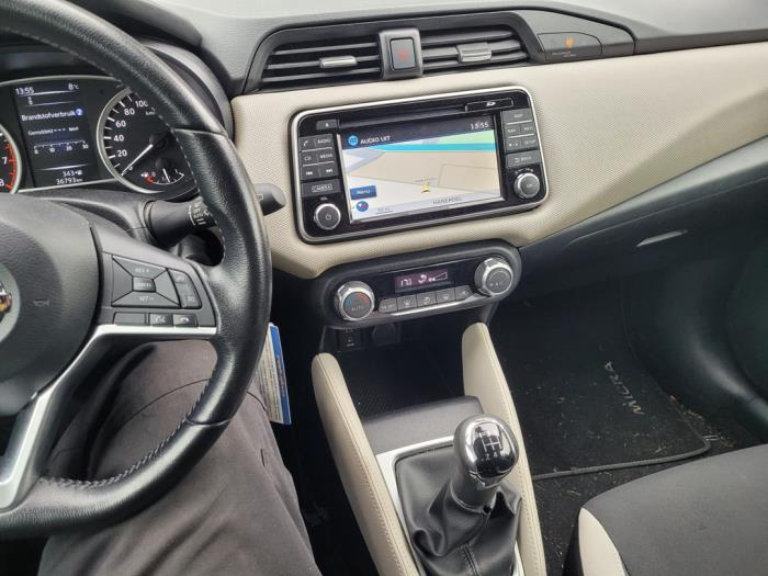 Navigeringssystem från en Nissan Micra (K14) 0.9 IG-T 12V 2018