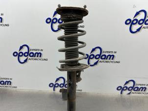 Używane Amortyzator lewy przód Ford Galaxy (WA6) 1.6 EcoBoost 16V Cena € 70,00 Procedura marży oferowane przez Gebr Opdam B.V.