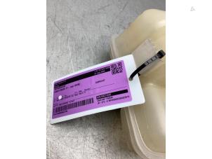 Begagnade Expansionskärl Ford Focus 3 Wagon 1.0 Ti-VCT EcoBoost 12V 100 Pris € 20,00 Marginaltabell erbjuds av Gebr Opdam B.V.