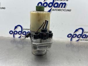 Używane Pompa wspomagania kierownicy Volkswagen Polo V (6R) 1.2 TDI 12V BlueMotion Cena € 125,00 Procedura marży oferowane przez Gebr Opdam B.V.