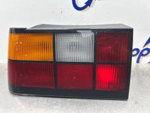 Gebruikte Achterlicht links Volvo 440 1.8 i DL/GLE Prijs € 50,00 Margeregeling aangeboden door Gebr Opdam B.V.