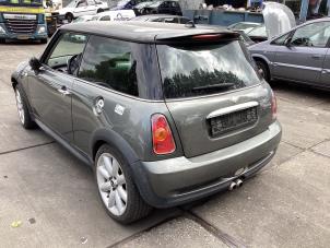 Gebruikte Hoek Carrosserie links-achter Mini Mini Cooper S (R53) 1.6 16V Prijs op aanvraag aangeboden door Gebr Opdam B.V.