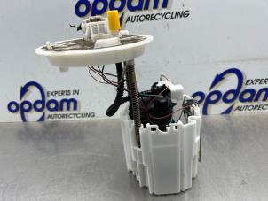 Gebruikte Benzinepomp Opel Insignia Sports Tourer 1.4 Turbo 16V Ecotec Prijs € 100,00 Margeregeling aangeboden door Gebr Opdam B.V.