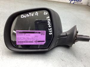 Begagnade Skärmspegel, vänster Dacia Duster (HS) 1.6 16V Pris € 50,00 Marginaltabell erbjuds av Gebr Opdam B.V.