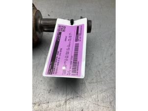 Gebruikte Steekas rechts-voor Toyota Yaris III (P13) 1.33 16V Dual VVT-I Prijs € 75,00 Margeregeling aangeboden door Gebr Opdam B.V.