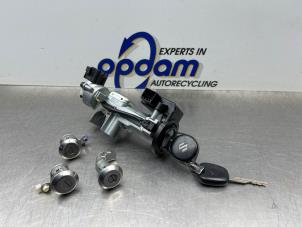 Gebruikte Set Cilindersloten (compleet) Suzuki Alto 1.0 12V Prijs € 100,00 Margeregeling aangeboden door Gebr Opdam B.V.