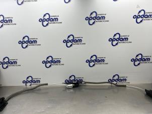 Begagnade Lås, cabriolet Ford Focus 2 C+C 2.0 16V Pris € 175,00 Marginaltabell erbjuds av Gebr Opdam B.V.