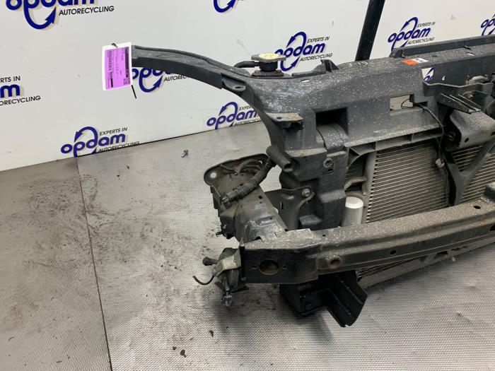 Front från en Mazda 5 (CR19) 1.8i 16V 2006