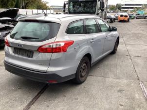 Begagnade Karosshörn, höger bak Ford Focus 3 Wagon 1.0 Ti-VCT EcoBoost 12V 125 Pris på förfrågan erbjuds av Gebr Opdam B.V.