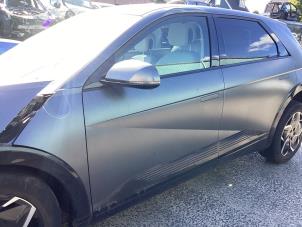 Begagnade Dörr, 4-dörrars, vänster fram Hyundai Ioniq 5 (NE) 77/84 kWh RWD Pris € 1.250,00 Marginaltabell erbjuds av Gebr Opdam B.V.