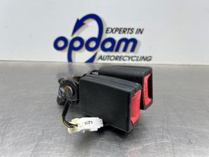 Begagnade Bakre bältesspänne, höger Hyundai i20 1.2i 16V Pris € 25,00 Marginaltabell erbjuds av Gebr Opdam B.V.