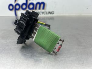 Używane Opornik nagrzewnicy Opel Combo 1.3 CDTI 16V ecoFlex Cena € 25,00 Procedura marży oferowane przez Gebr Opdam B.V.