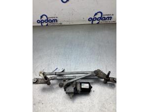 Gebruikte Ruitenwismotor + Mechaniek Opel Mokka/Mokka X 1.4 Turbo 16V 4x2 Prijs € 125,00 Margeregeling aangeboden door Gebr Opdam B.V.