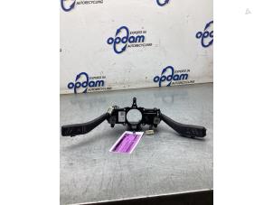 Gebruikte Combischakelaar Stuurkolom Volkswagen Caddy III (2KA,2KH,2CA,2CH) 1.6 TDI 16V Prijs € 60,50 Inclusief btw aangeboden door Gebr Opdam B.V.