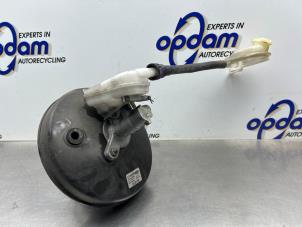 Gebruikte Rembekrachtiger Ford Fiesta 6 (JA8) 1.0 SCI 12V 80 Prijs € 100,00 Margeregeling aangeboden door Gebr Opdam B.V.