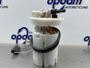 Gebruikte Benzinepomp Ford Fiesta 6 (JA8) 1.0 SCI 12V 80 Prijs € 75,00 Margeregeling aangeboden door Gebr Opdam B.V.