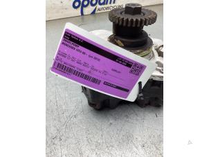 Gebruikte Dieselpomp Mercedes Vito (639.6) 3.0 120 CDI V6 24V Prijs € 200,00 Margeregeling aangeboden door Gebr Opdam B.V.