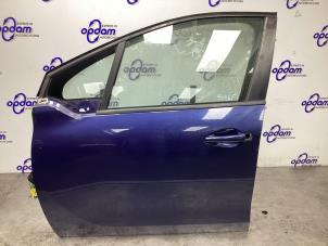 Begagnade Dörr, 4-dörrars, vänster fram Peugeot 208 I (CA/CC/CK/CL) 1.4 16V Pris € 125,00 Marginaltabell erbjuds av Gebr Opdam B.V.