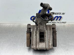 Begagnade Bakre bromsok, vänster Seat Leon (1P1) 1.6 Pris € 50,00 Marginaltabell erbjuds av Gebr Opdam B.V.