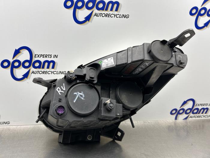 Strålkastare, höger från en Fiat Doblo Cargo (263) 1.3 MJ 16V Euro 4 2011