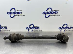 Begagnade Drivaxel, höger bak BMW 1 serie (E87/87N) 116i 1.6 16V Pris € 50,00 Marginaltabell erbjuds av Gebr Opdam B.V.