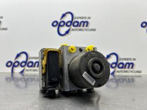 Gebruikte ABS Pomp Peugeot 206 (2A/C/H/J/S) 1.4 XR,XS,XT,Gentry Prijs € 125,00 Margeregeling aangeboden door Gebr Opdam B.V.